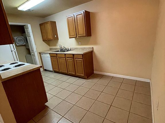 2nd image of 3398 E 6th Ave APT J