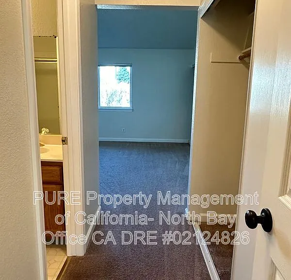 15 Regents Cir — Photo 18