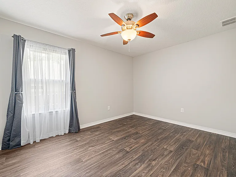 2132 Vizcaya Dr — Photo 15