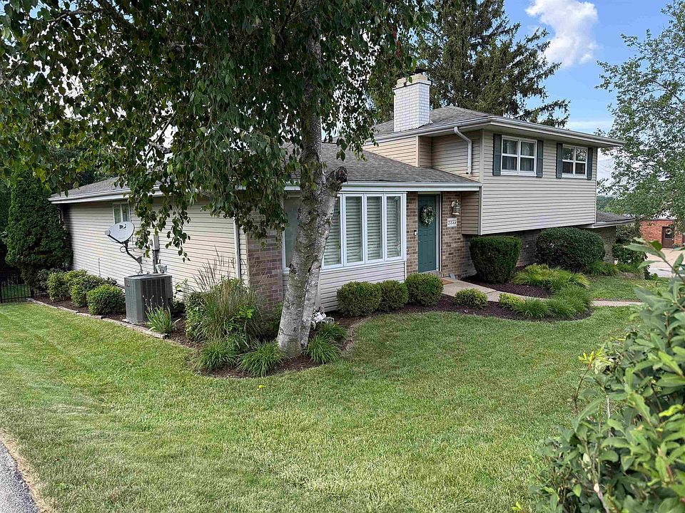 1st image of 2355 Clarke Crest Dr