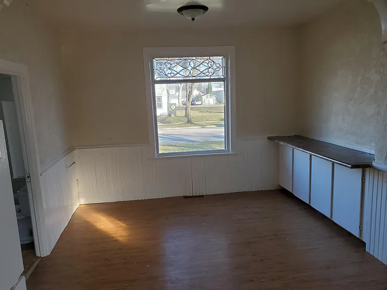 LARGE kitchen