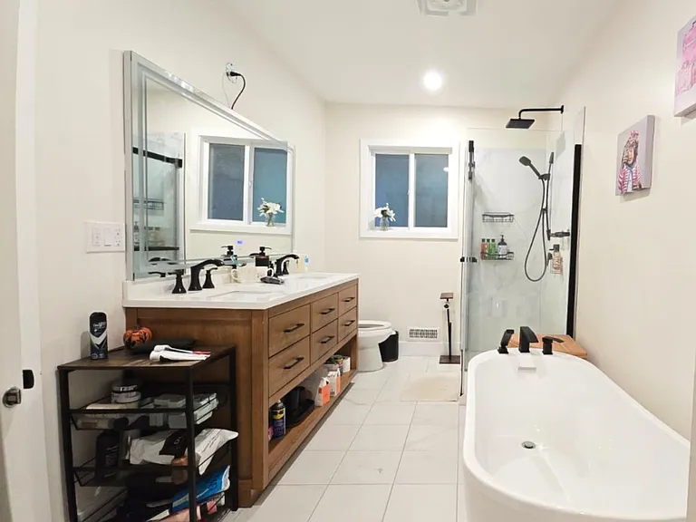 640 Stevens Dr #UPSTAIRS — Photo 13