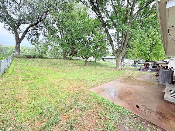 4th image of 3208 Cheyenne Blvd