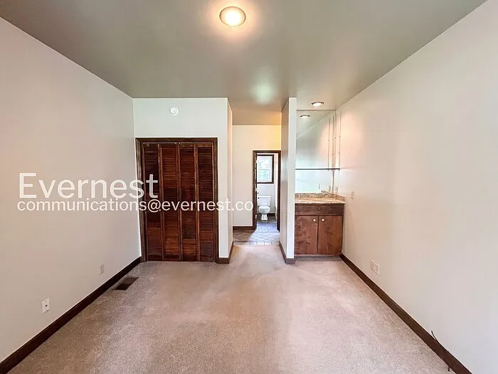 915 Russell St #A — Photo 15