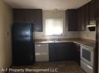805 Brandon Ave APT 3, Hiawatha, IA 52233