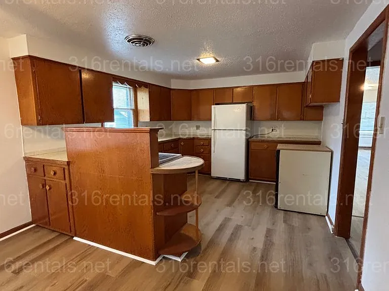 519 N High St — Photo 5
