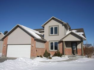 915 Summerfield Dr, Idaho Falls, ID 83404