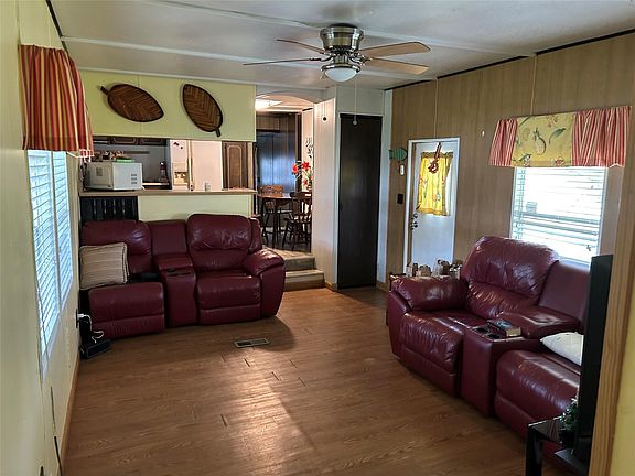 4th image of 1379 Chobee Street
