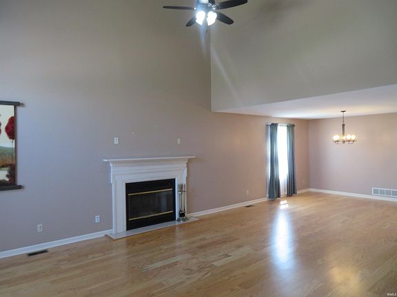 5th image of 7511 W Middlefield Rd