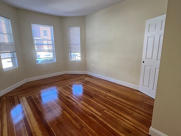 2nd image of 23 Roseland St APT 1