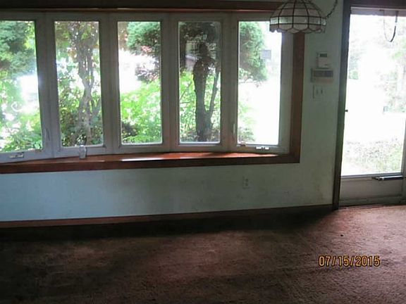 2nd image of 416 Shirley Ln