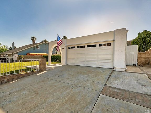 3rd image of 28941 Lotusgarden Dr