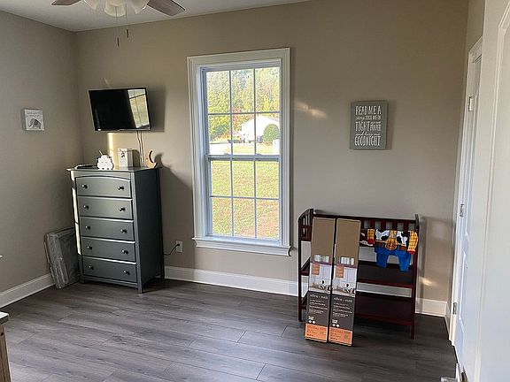 4th image of 52 Sonoma Dr