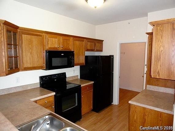 4th image of 11248 Hyde Pointe Ct