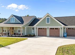 107 Meeting House Ln, Advance, NC 27006