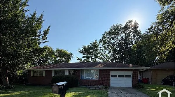 2112 Campbell Dr