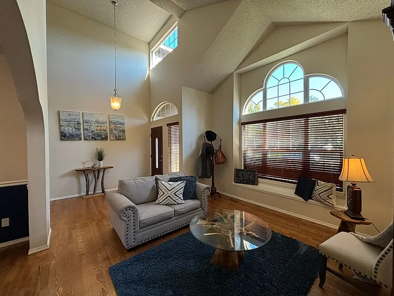 8950 Rochester Dr — Photo 4