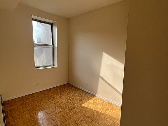5th image of 556 Court St #3