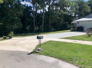 6906 SE Raintree Ave, Stuart, FL 34997