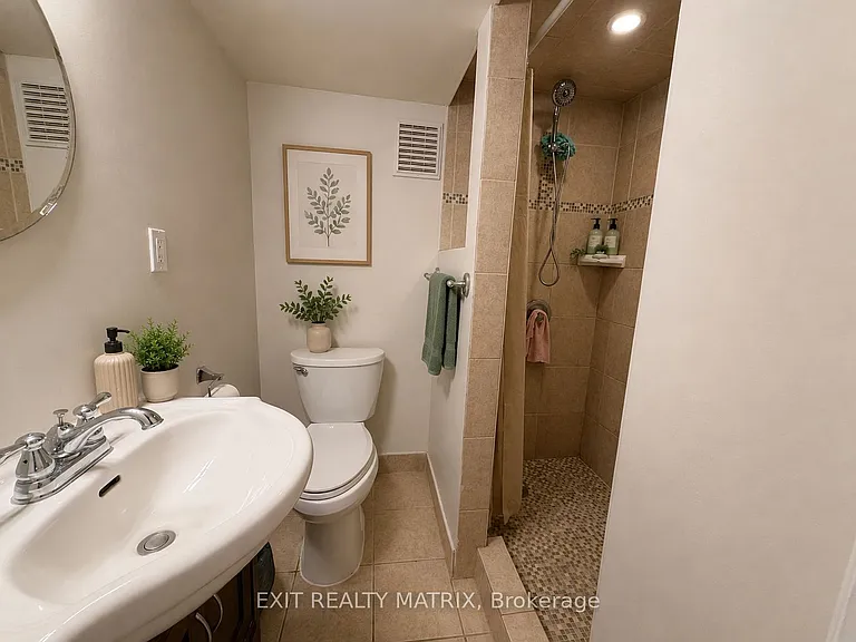 35 Binbury Way — Photo 13