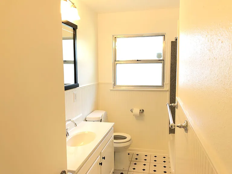 210 Laddie Pl — Photo 7