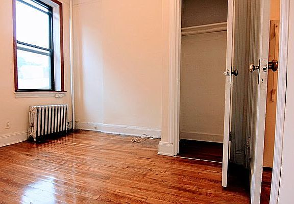 3rd image of 70 E 7th St APT 4B