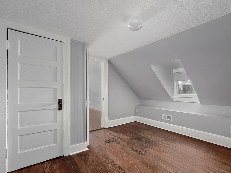 1528 Hidden Valley Rd — Photo 25