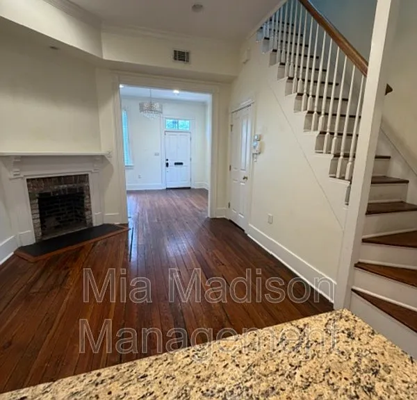 302 E 33rd St — Photo 6