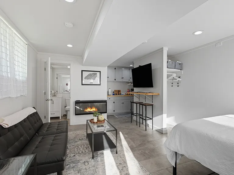 202 Briarcliff Rd #B — Photo 2