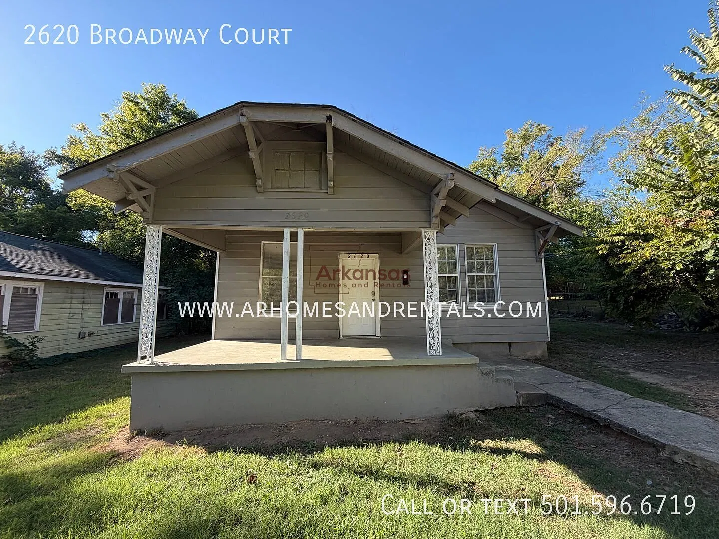 1/2 Off First Month's Rent ~ 2620 Broadway Court 3 Bedrooms | 1 Bathroom — Photo 1