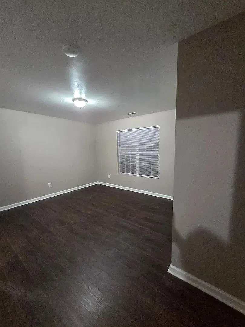 Room in 3 Bedroom Home in Raleigh — Photo 4