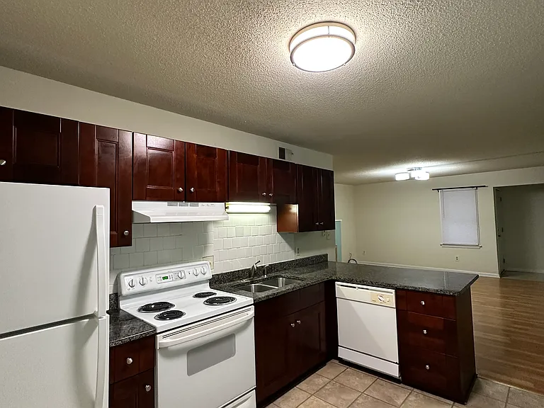 1009 Carlton Ave #C — Photo 8