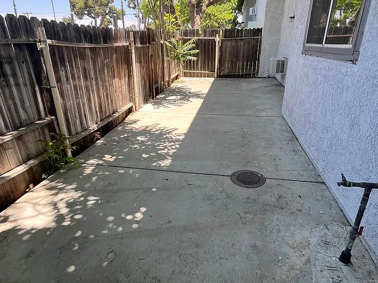 5910 Warren St — Photo 22