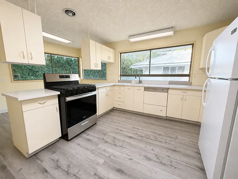 934 El Campo Dr — Photo 26