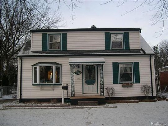 1st image of 32154 Cambridge St