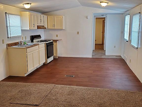 3rd image of 2510 Border Dr