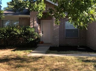 937 Silver Streak Dr, Saginaw, TX 76131