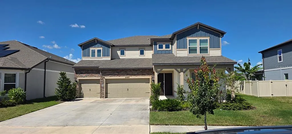 5 bed, 3.5 bath, 4272 sqft, $4,300 — Photo 1