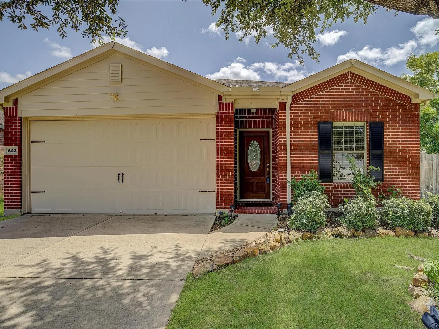 3 bed, 4.0 bath, 1890 sqft, $2,350 — Photo 4