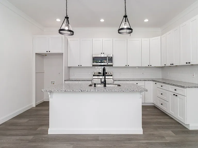 307 E Arch St — Photo 8
