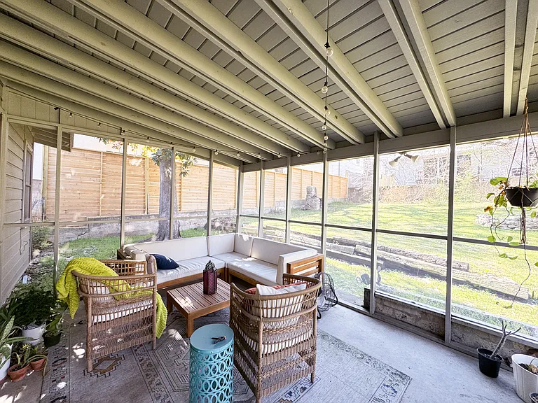 2203 Arpdale St — Photo 10