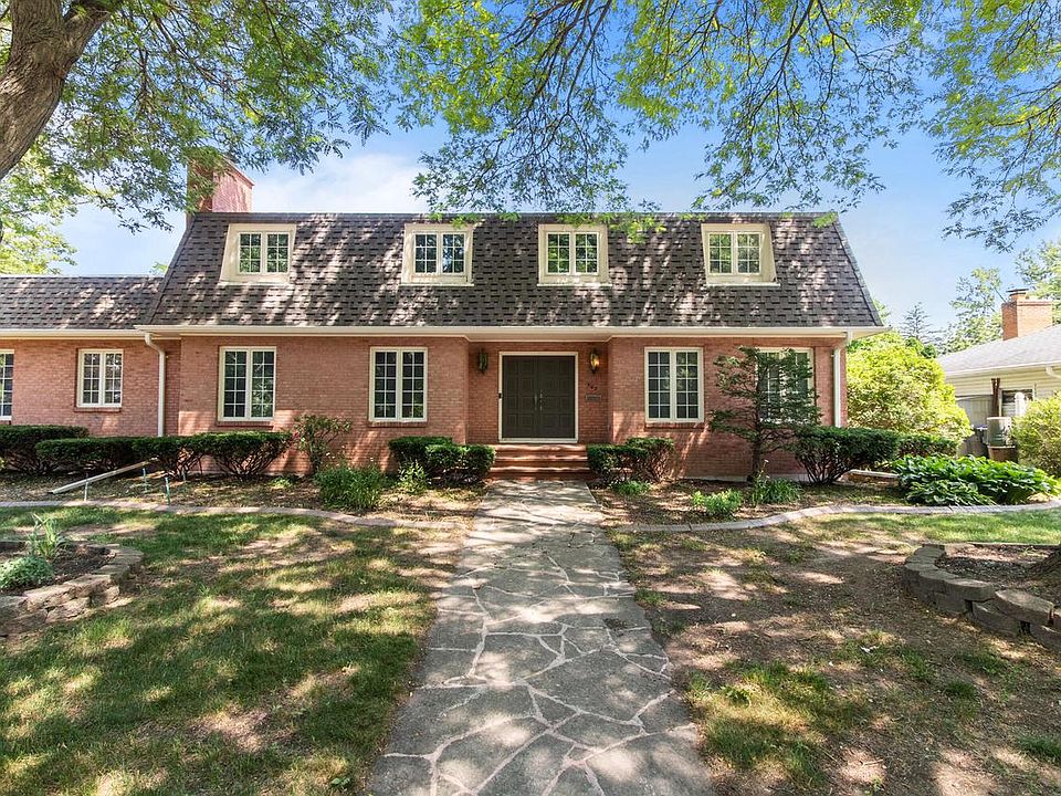 1st image of 502 Surrey LANE