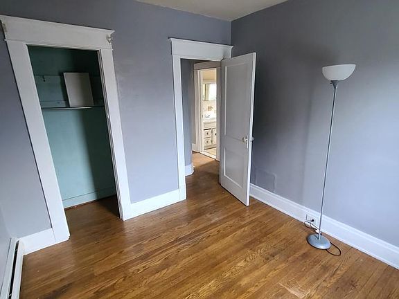 3rd image of 58 Evelyn St #2
