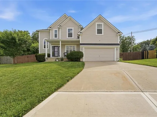12229 Pine Valley Dr, Kansas City, KS 66109
