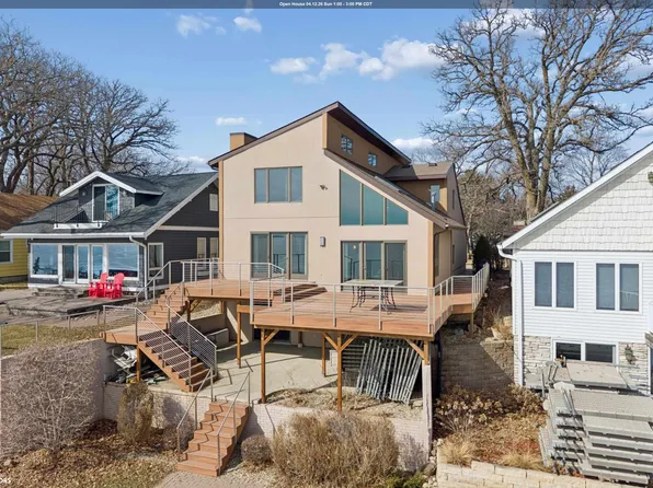 1823 N Shore Dr, Clear Lake, IA 50428