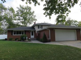881 W 66th Ave, Merrillville, IN 46410