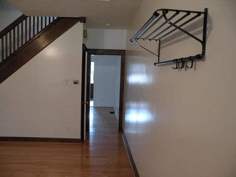 718 Copeland St — Photo 4