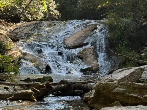 37 Spooky Hollow Rd, Marion, NC 28752