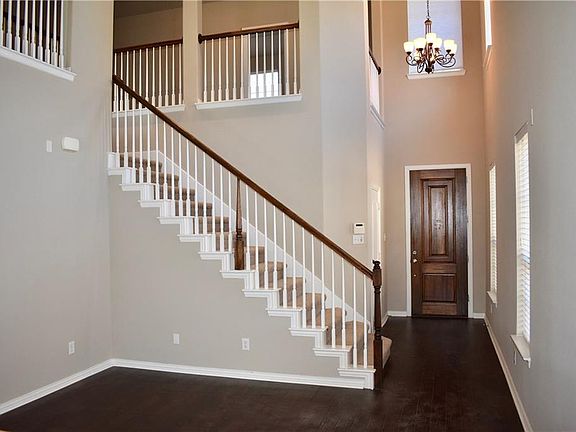 3rd image of 386 Hamilton St