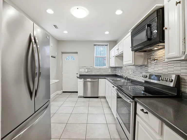 1320 Florida Ave NE — Photo 15